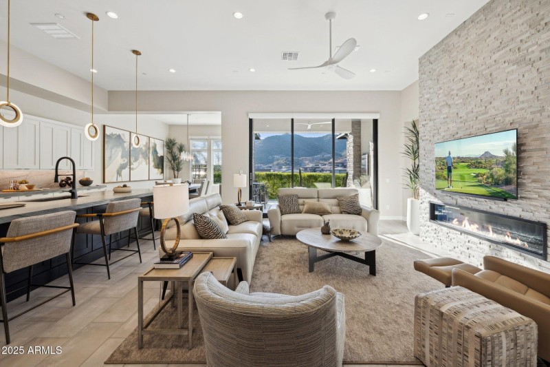 10-web-or-mls-14530-e-adero-canyon-dr