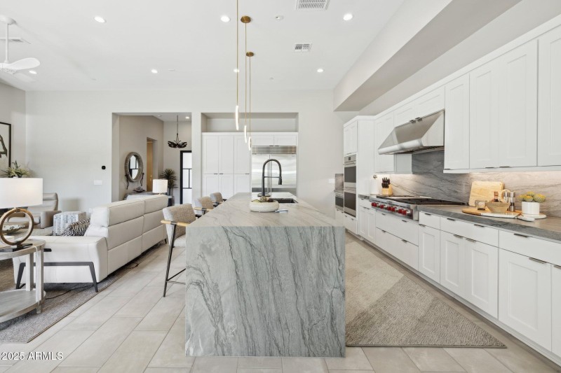 20-web-or-mls-14530-e-adero-canyon-dr