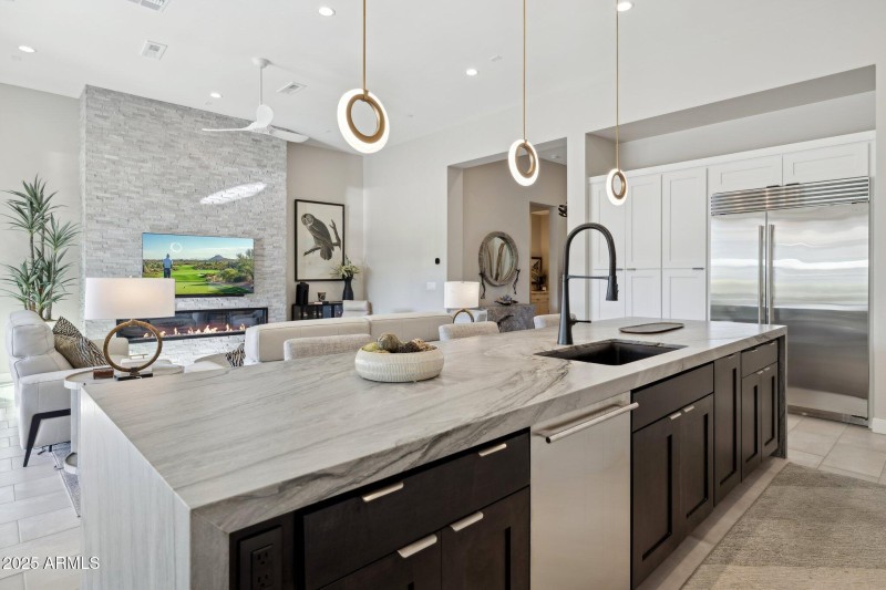 24-web-or-mls-14530-e-adero-canyon-dr