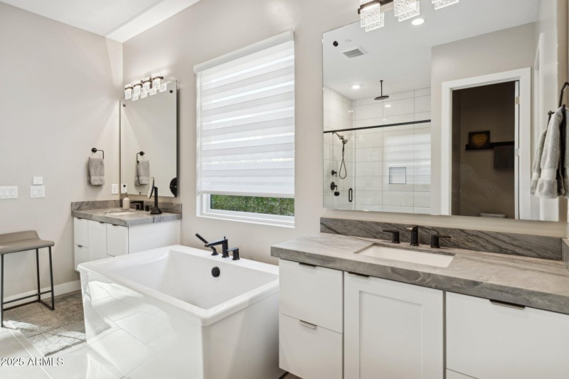 32-web-or-mls-14530-e-adero-canyon-dr