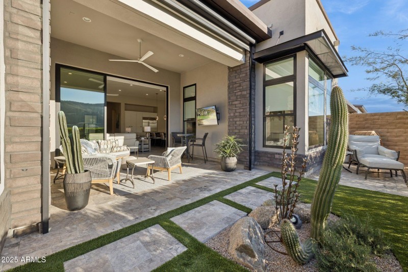 46-web-or-mls-14530-e-adero-canyon-dr