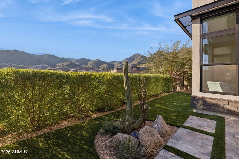 48-web-or-mls-14530-e-adero-canyon-dr