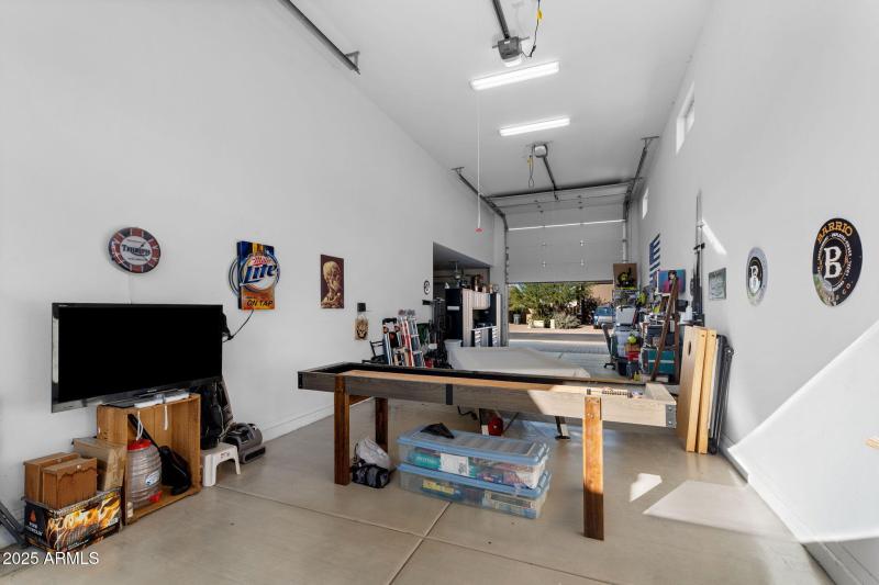 014__2049 E Entoro Dr