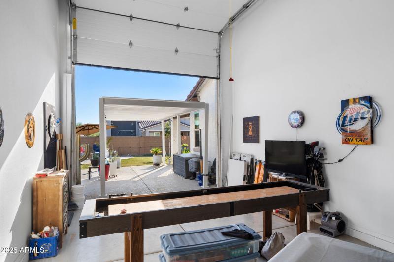 016__2049 E Entoro Dr