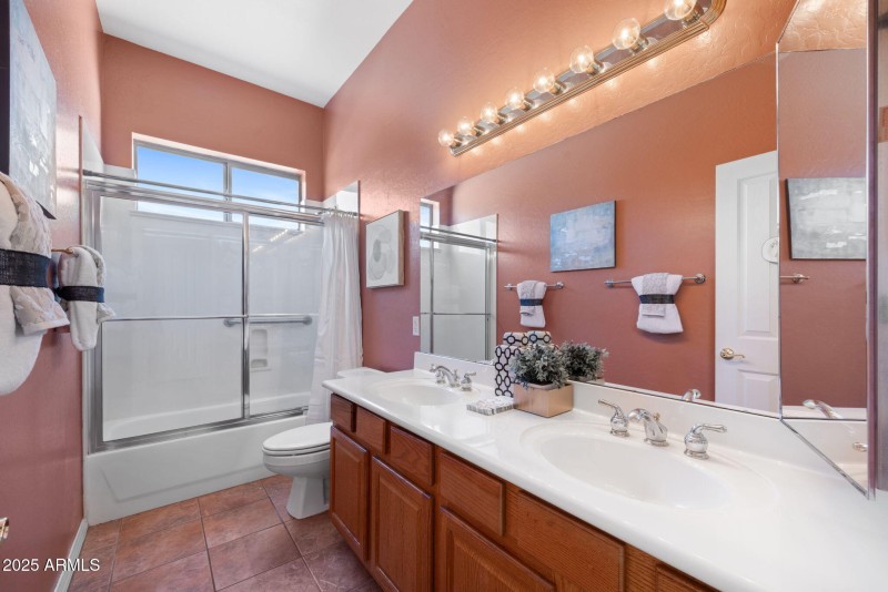 33-web-or-mls-17607-w-eagle-dr