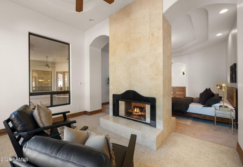 77-web-or-mls-Primary Bedroom4 (2)