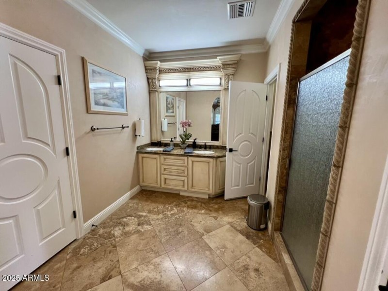 Upstairs Primary Bathroom