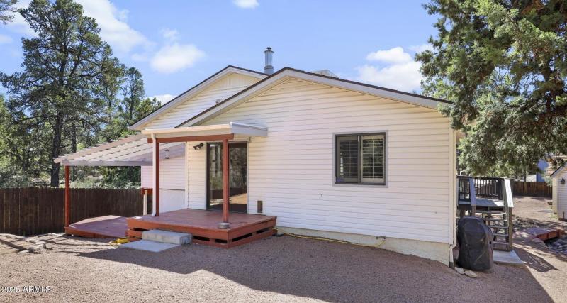 511 N Hemlock Circle Rear 3