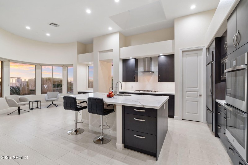 Kitchen/Casual Dining