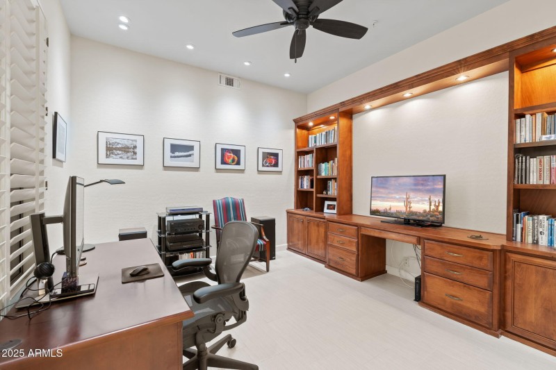 Office w/Built-Ins