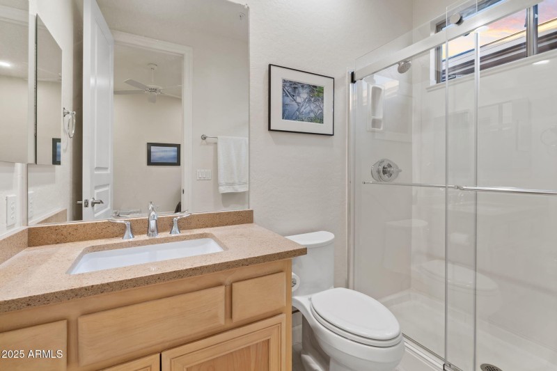 Bath 2 (Ensuite in BR2)