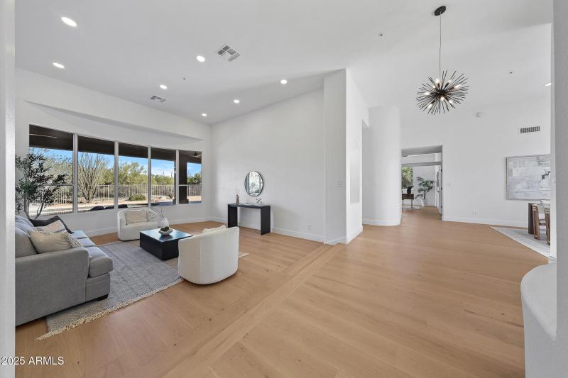 Great Room / Flex Space