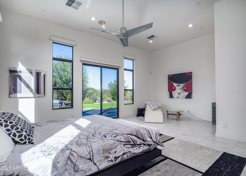 Spacious & Hot Tub Access