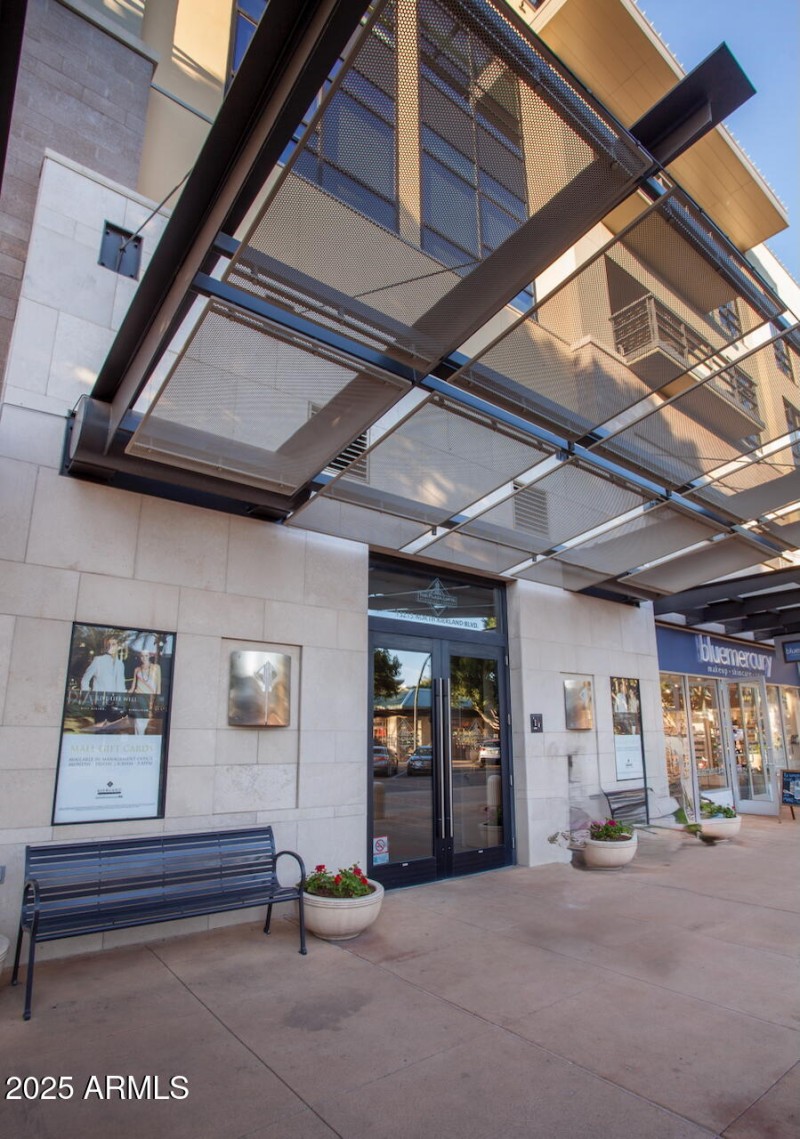 PLAZA LOFTS MAIN STREET LOBBY ENTRANCE