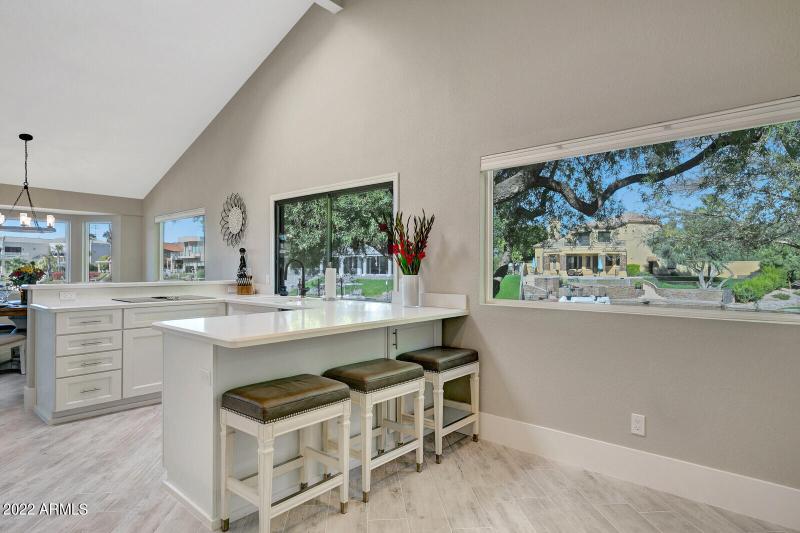 18_10559_N_104th_Place__18_mls