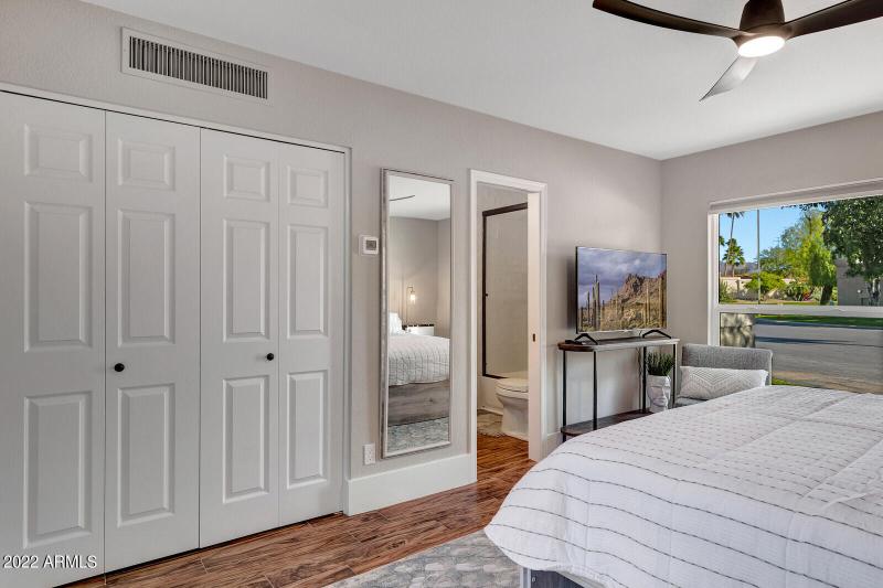 32_10559_N_104th_Place__32_mls