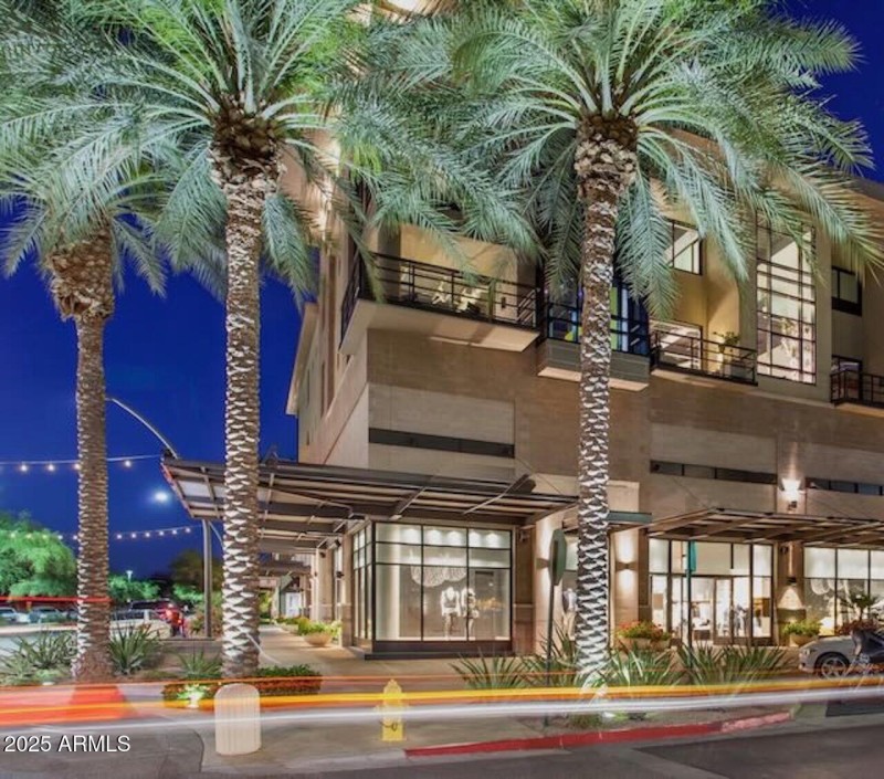 Plaza Lofts at Kierland Cmmons - Main St