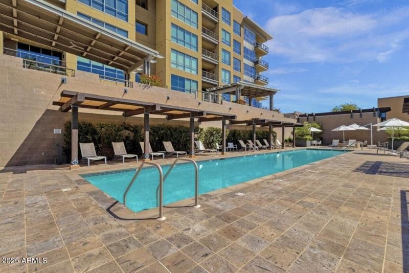 HEATED LAP POO - L CABANAS