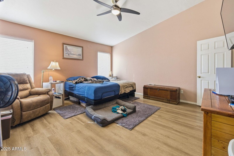 18-web-or-mls-8735 W Pineveta Dr-18