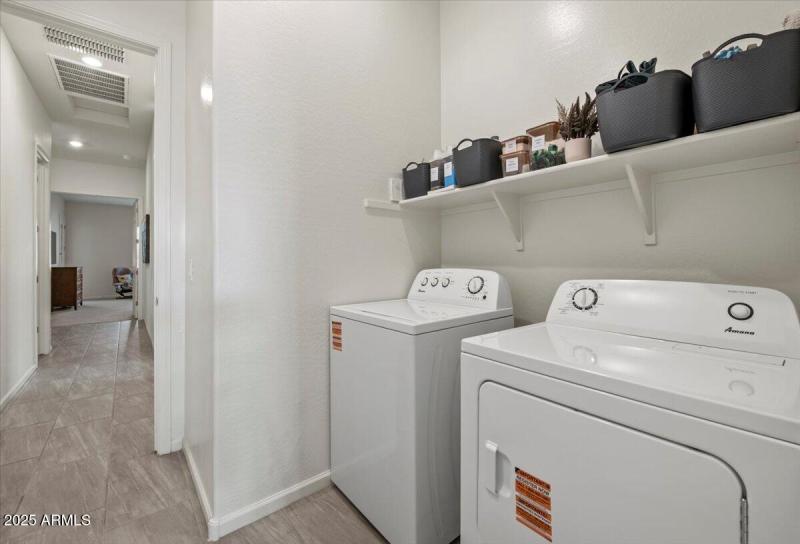 25-18562 W Thistle Landing Dr 16