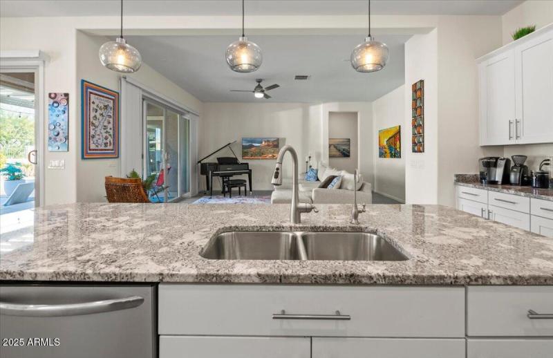 10-18562 W Thistle Landing Dr 25