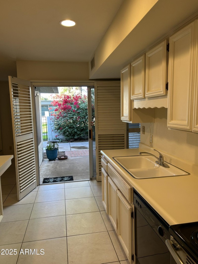 slider from kitchen to back patio