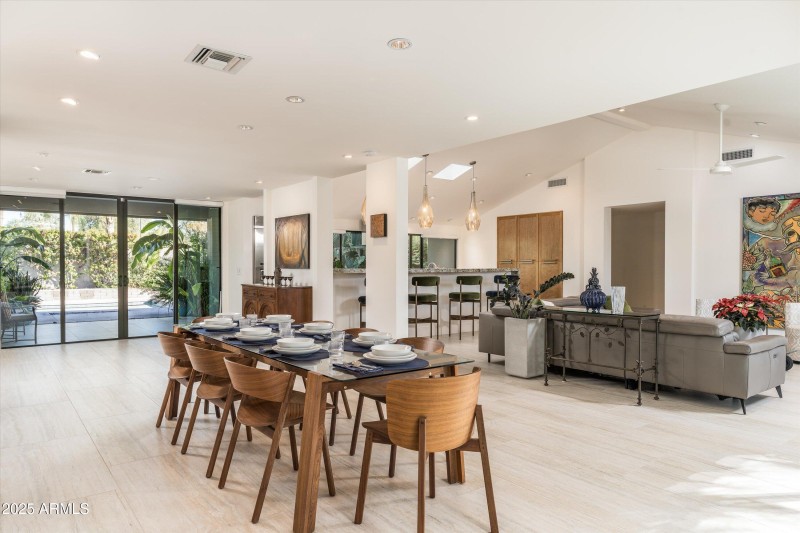 dining/living rm/kitchen area