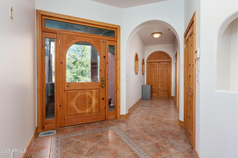 Large Upper Level Foyer