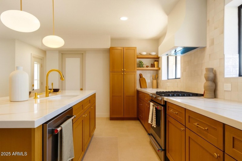 6b612d22-5390-43a9-ae16-9296b01f4a9e