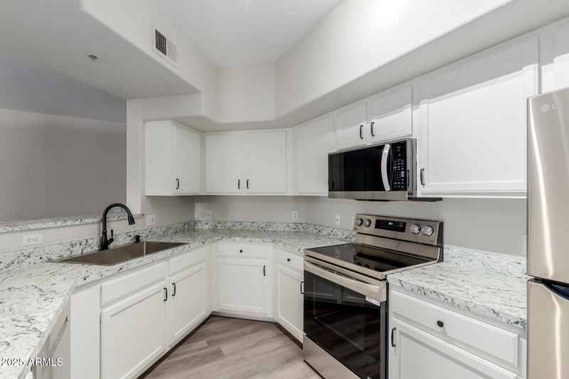 phoenix-biltmore-1-bedroom-condo-kitchen