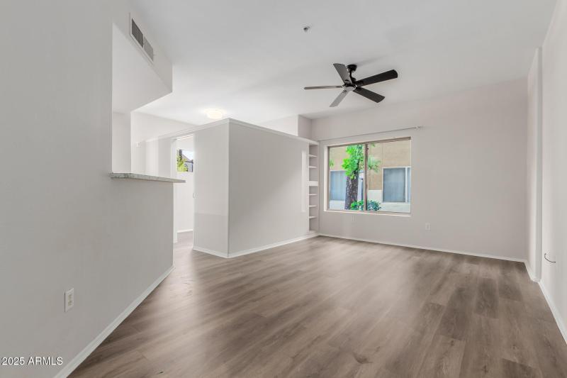 phoenix-biltmore-1-bedroom-condo-living-