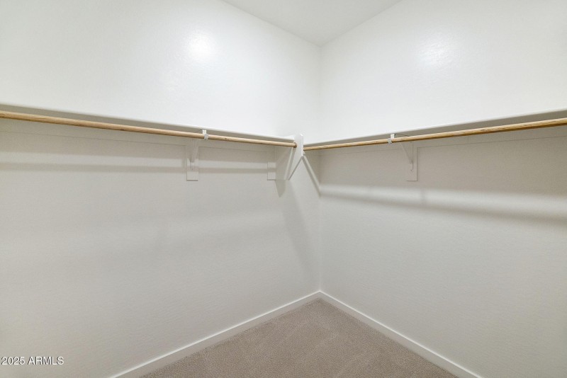 LARGE OWNER'S CLOSET