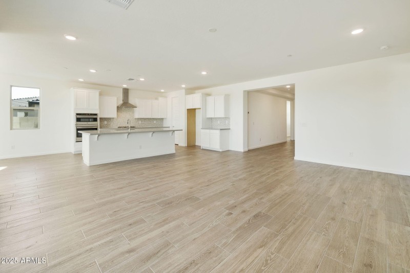 KITCHEN / GREAT ROOM