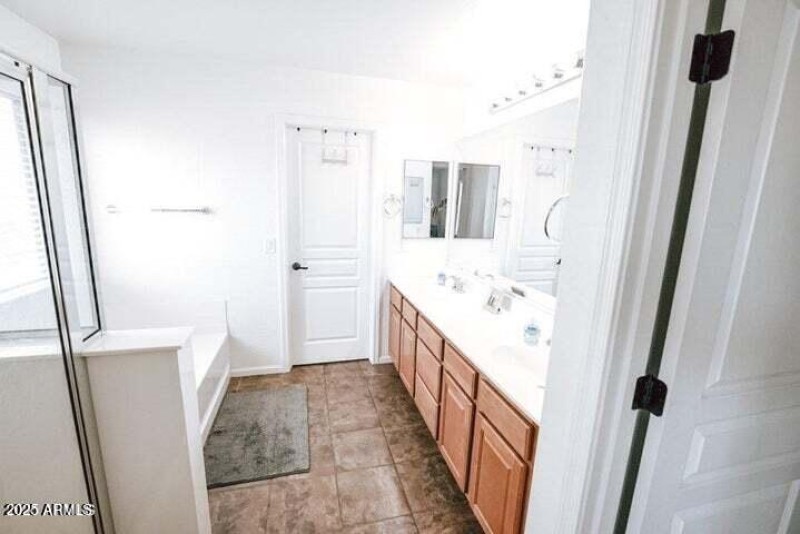 Franklin Ave Master Bathroom