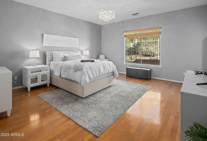 52-web-or-mls-_TMR6894