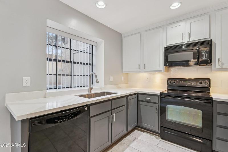 Kitchen Alternate view