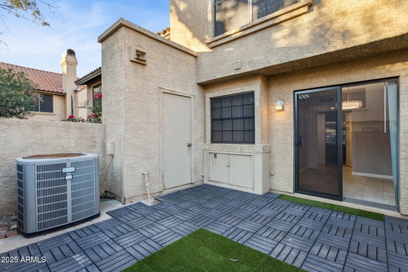 32-web-or-mls-5704-e-aire-libre-ave-1123