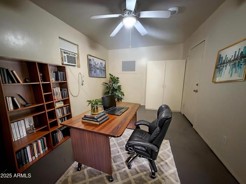 IMG_2281 - Home Office - Modern - 0