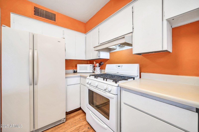 2142 W Paradise Dr-15