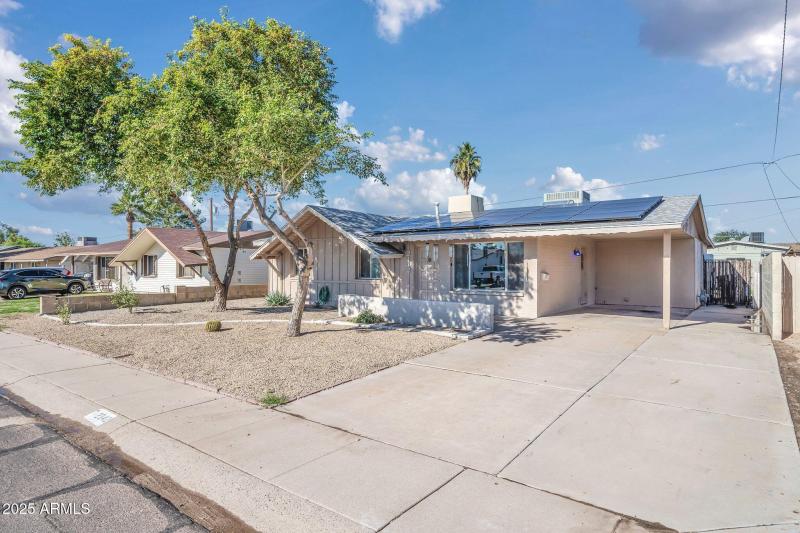 2142 W Paradise Dr-2