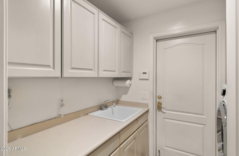 37-web-or-mls-Laundry Room2