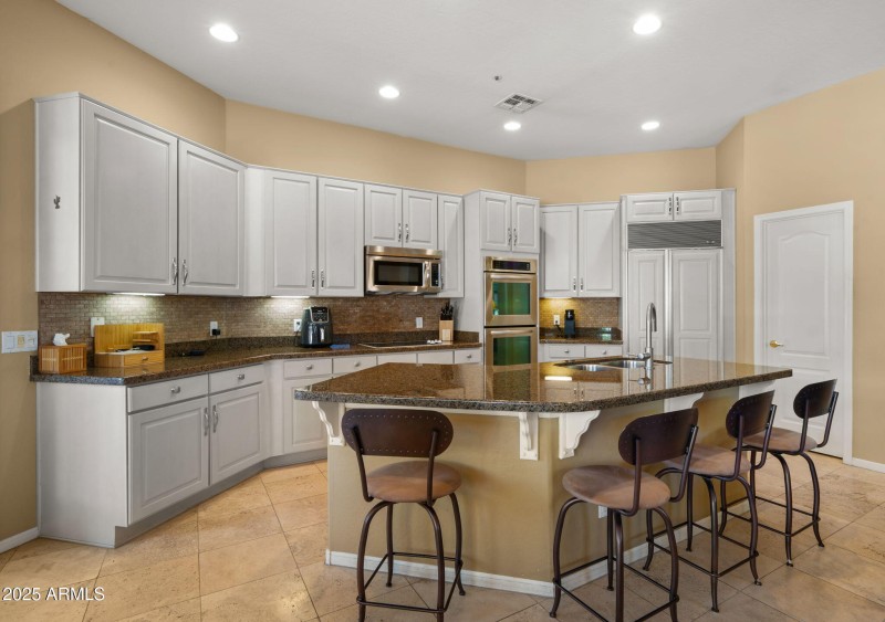 14-web-or-mls-Great Room2