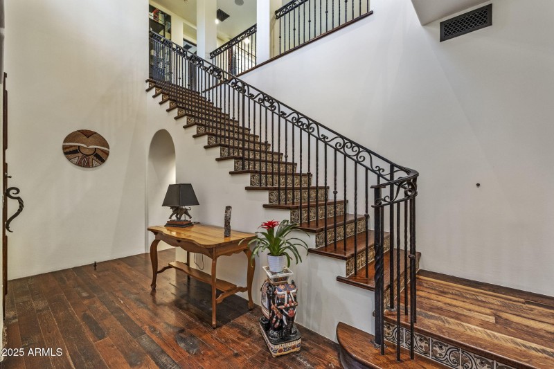 9-8352 - Front Entry