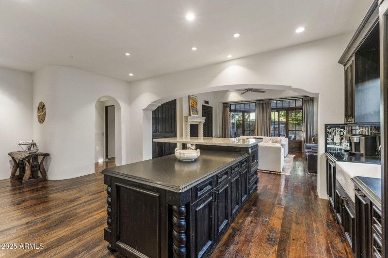 19-8465 - Kitchen - Great Room View