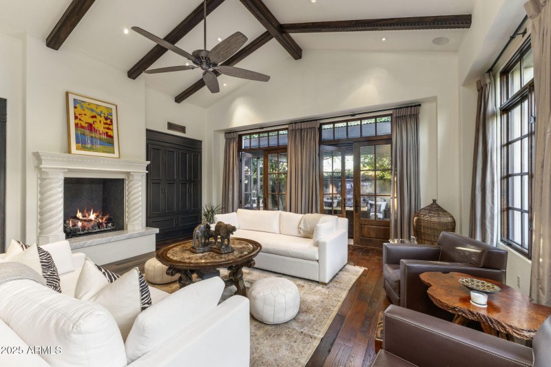 20-8476 - Great Room - French Doors to P