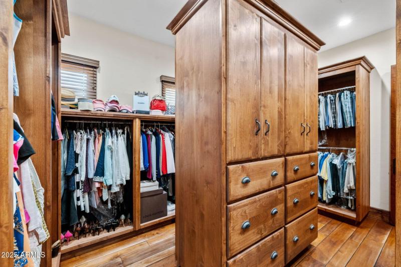 67-Primary Closet (2)