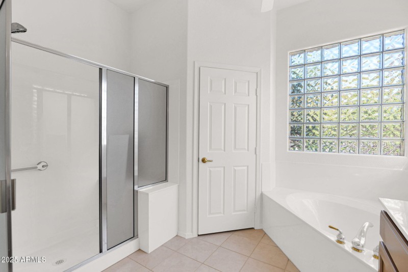 Primary shower/Separate Tub