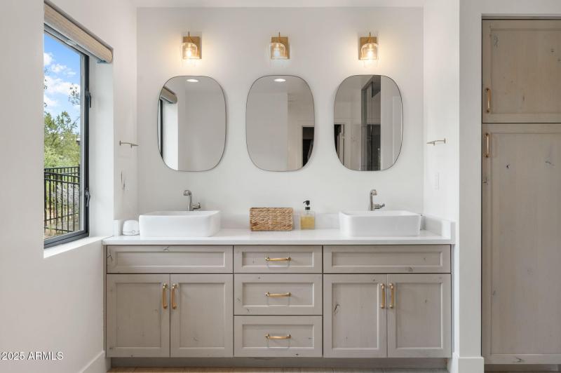 28-Primary Bathroom (3)