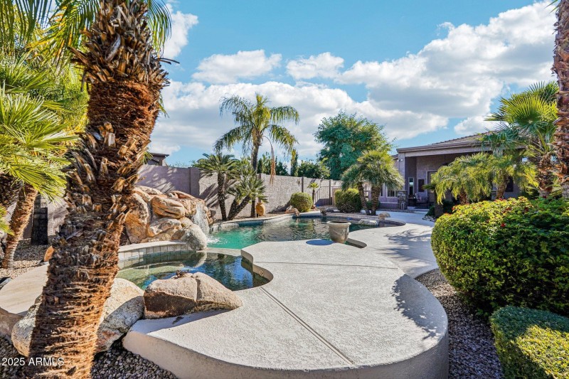 42-web-or-mls-E Red Bird Rd-S0912-042