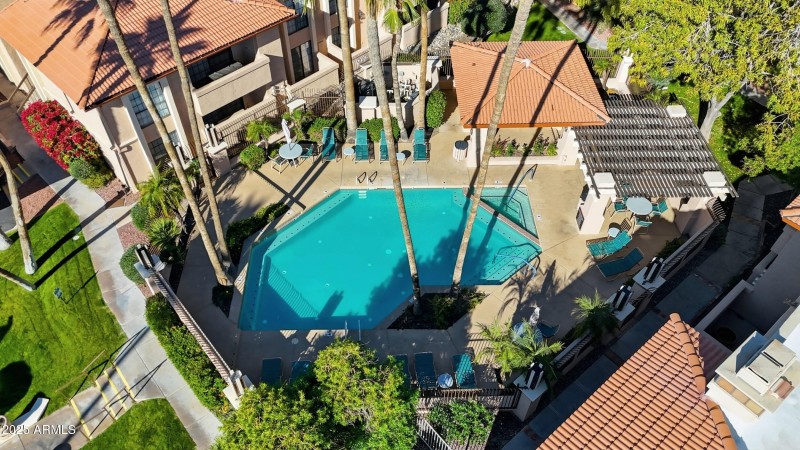 22_dji_20251205104859_0008_d